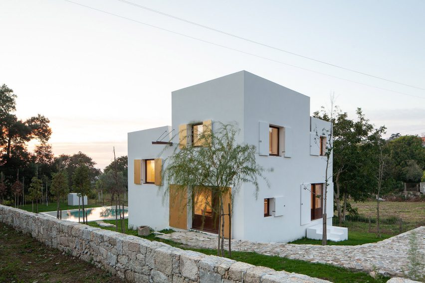 House in Afife by Guilherme Machado Vaz