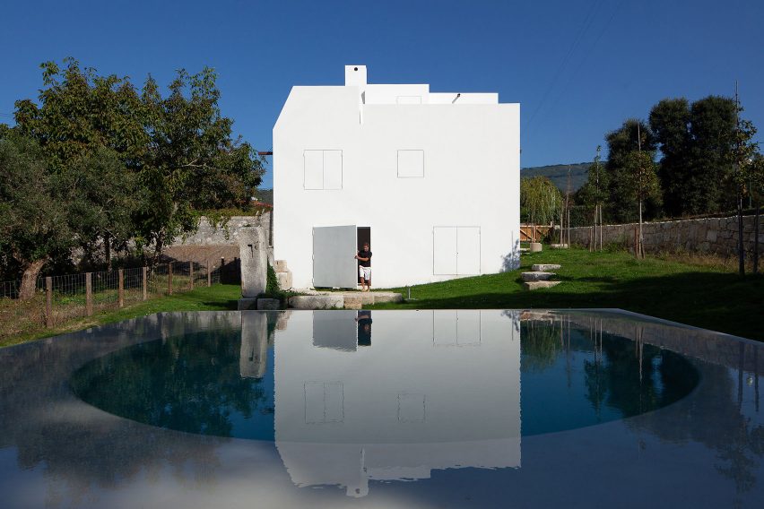 House in Afife by Guilherme Machado Vaz