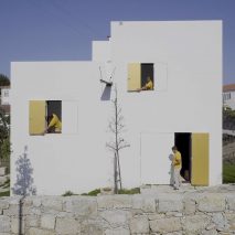 House in Afife by Guilherme Machado Vaz