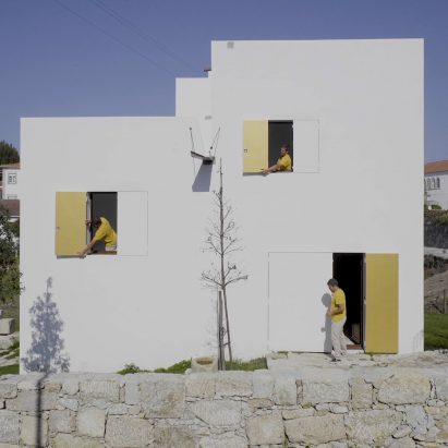 House in Afife by Guilherme Machado Vaz