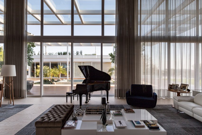Jardim do Sol house by Hype Studio