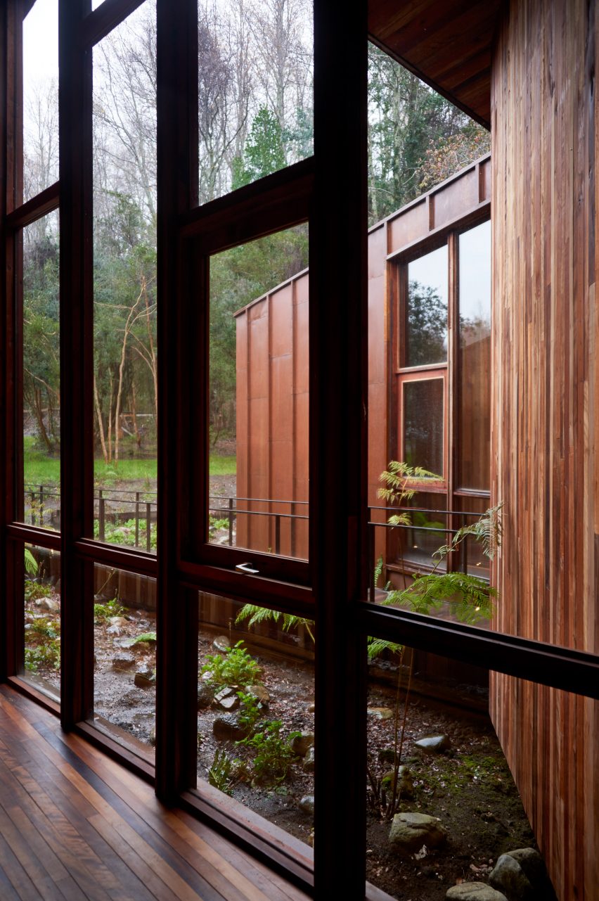 LLU House by Equipo Cazú Zegers