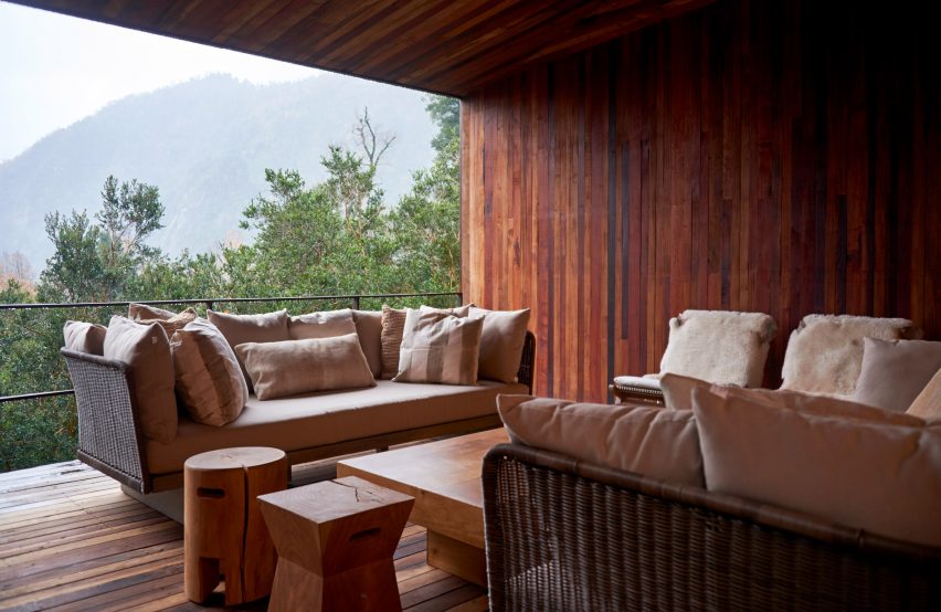 LLU House by Equipo Cazú Zegers