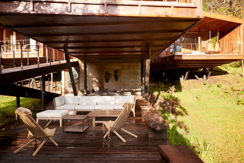 LLU House by Equipo Cazú Zegers