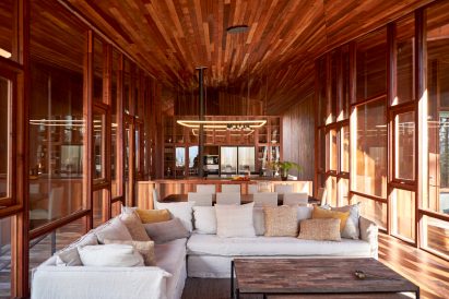 Casa Lluvia by Equipo Cazú Zegers