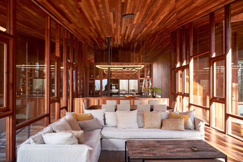 LLU House by Equipo Cazú Zegers
