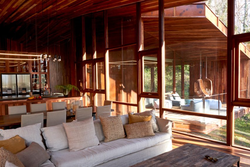 LLU House by Equipo Cazú Zegers