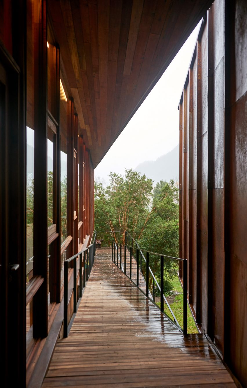 LLU House by Equipo Cazú Zegers