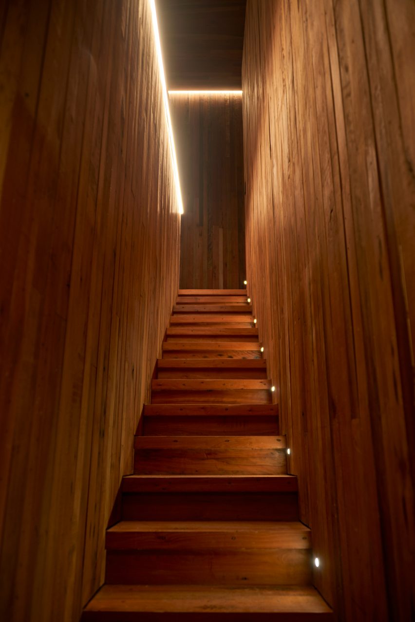 LLU House by Equipo Cazú Zegers