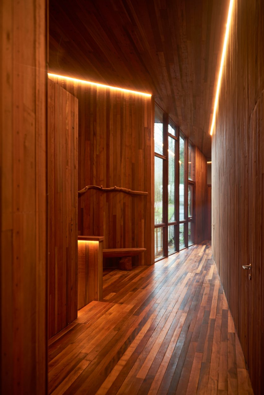 LLU House by Equipo Cazú Zegers
