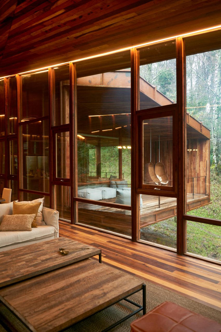 LLU House by Equipo Cazú Zegers