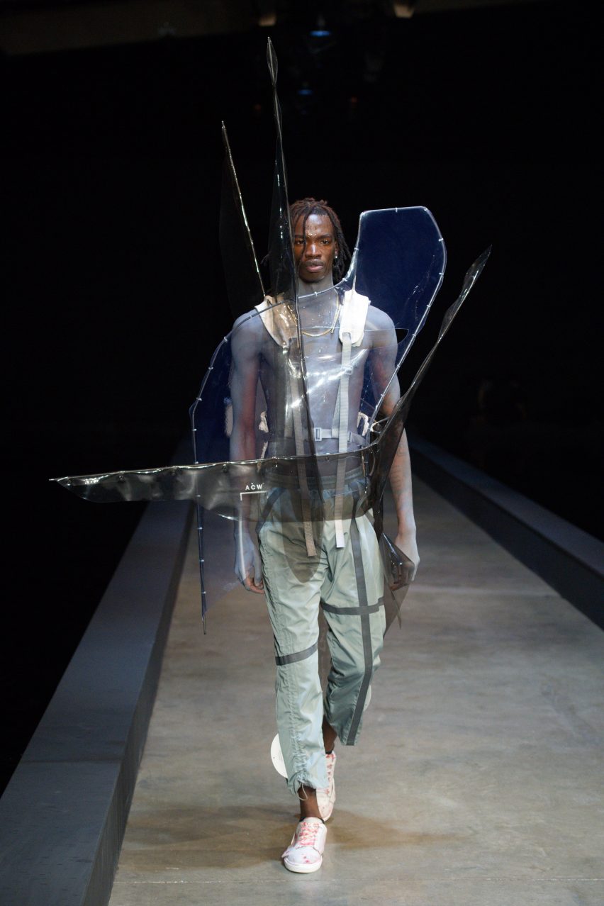 Plastic fashion LFMW