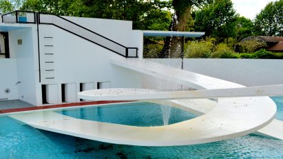 Lubetkin's Penguin Pool, photo by FeinFinch