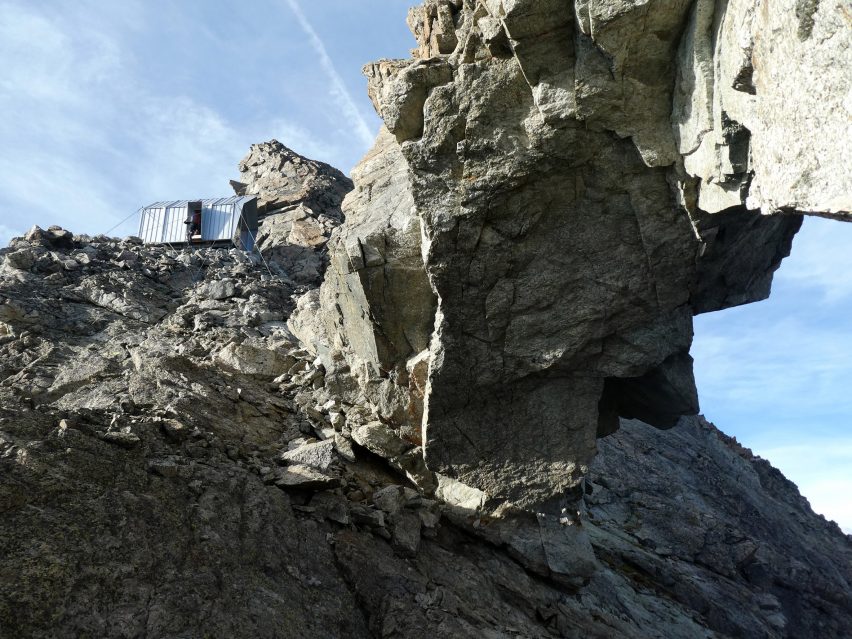 Bivouac Luca Pasqualetti by Roberto Dini and Stefano Girodo in the Italian Alps