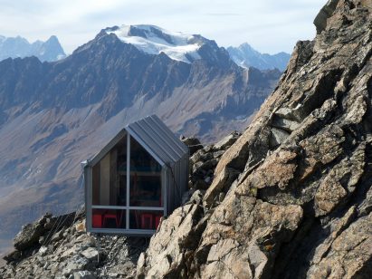 Bivouac Luca Pasqualetti by Roberto Dini and Stefano Girodo in the Italian Alps