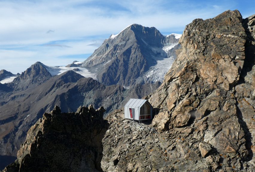 Bivouac Luca Pasqualetti by Roberto Dini and Stefano Girodo in the Italian Alps
