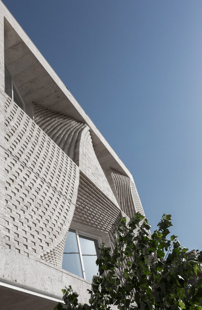 Mahallat residential building by CAAT Studio
