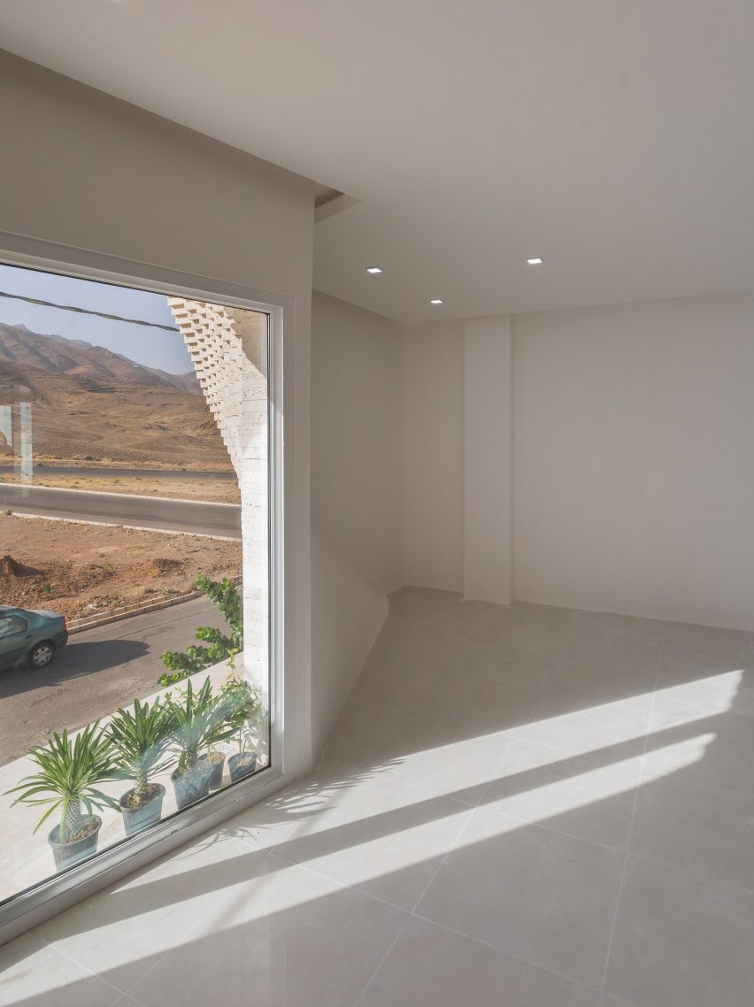 Mahallat residential building by CAAT Studio