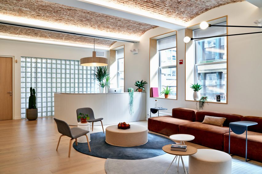Meet in Place by Float Studio