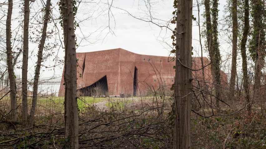 Muttenz Water Treatment Plant by Oppenheim Architecture