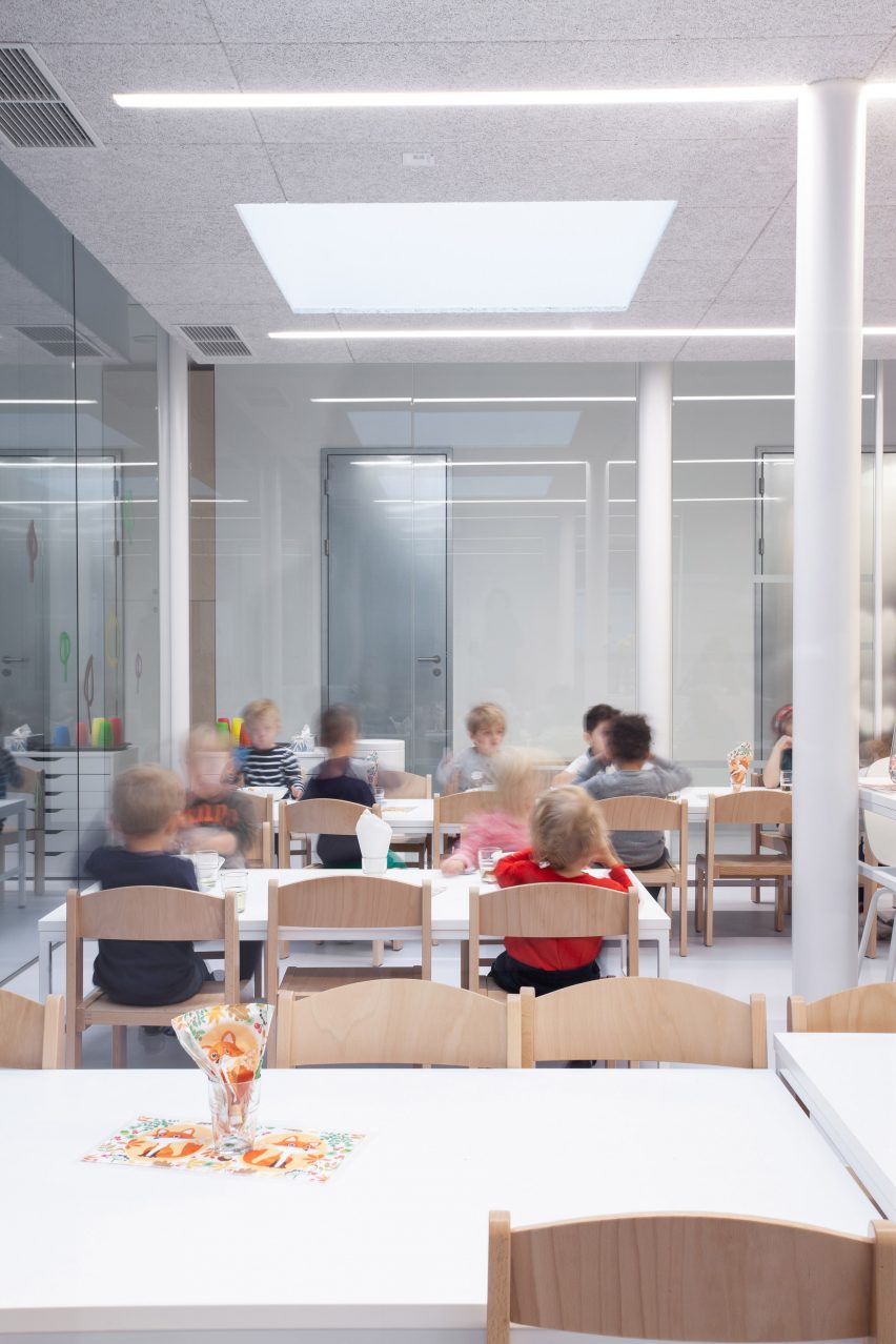 Nová Ruda kindergarten by Petr Stolín and Alena Mičeková