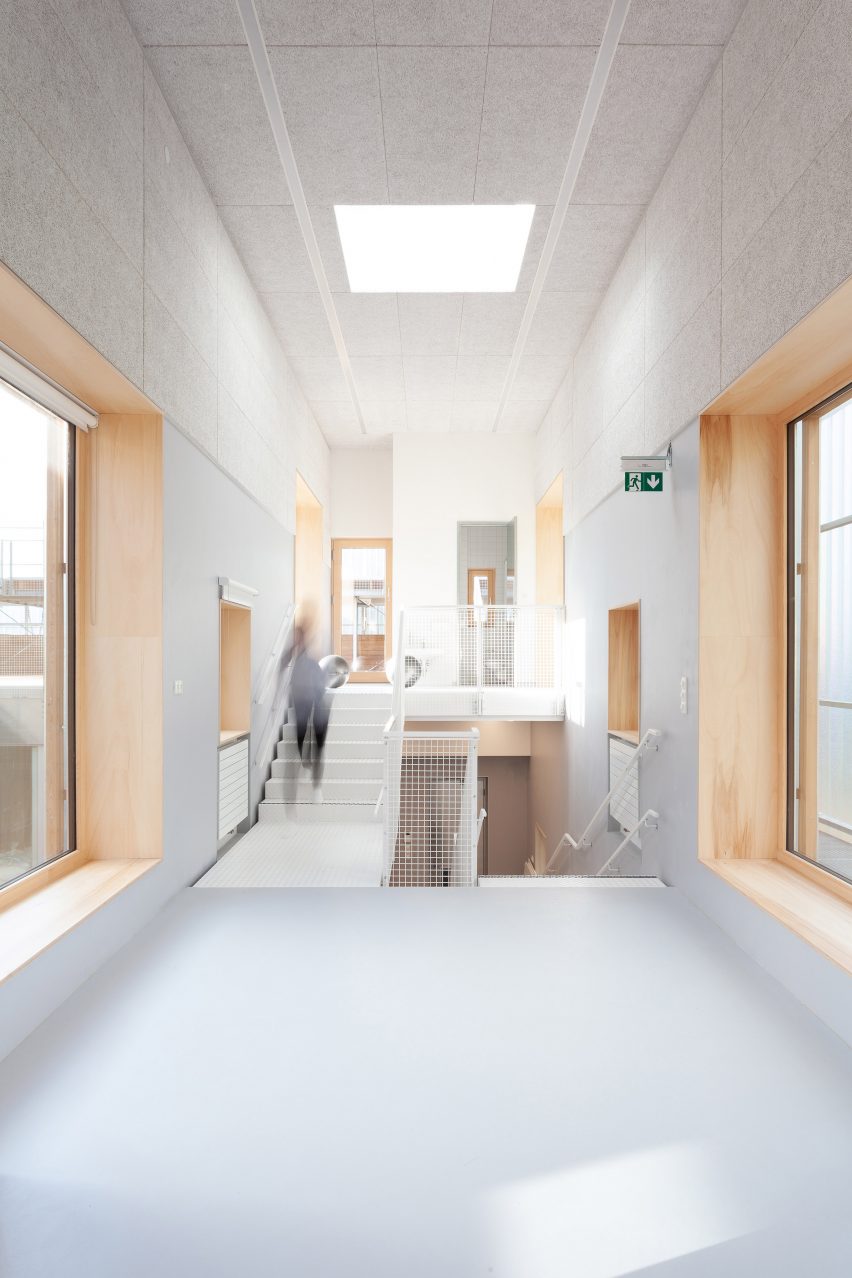 Nová Ruda kindergarten by Petr Stolín and Alena Mičeková