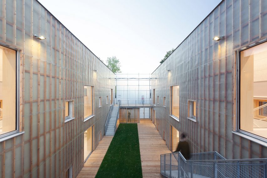 Nová Ruda kindergarten by Petr Stolín and Alena Mičeková