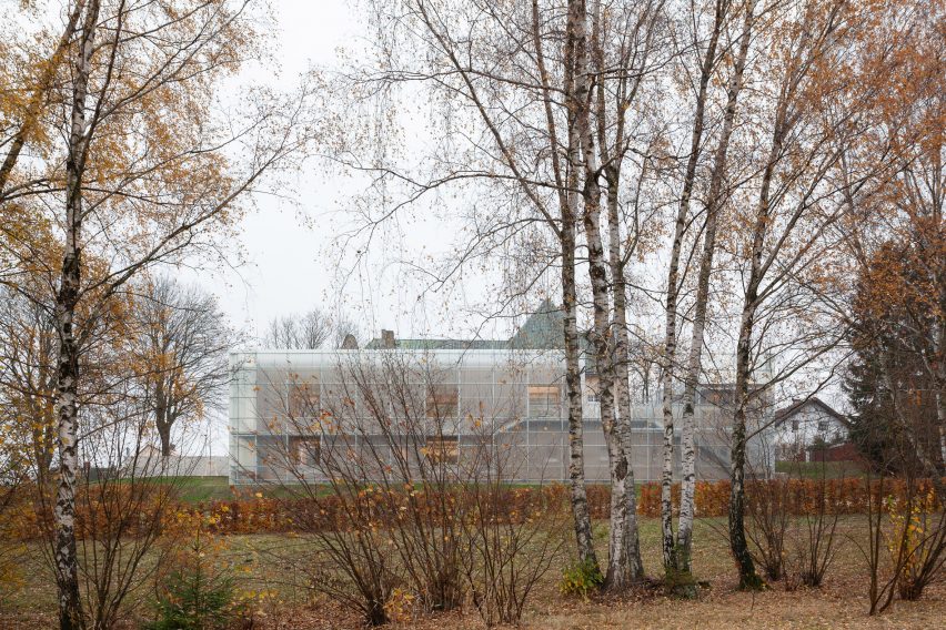 Nová Ruda kindergarten by Petr Stolín and Alena Mičeková
