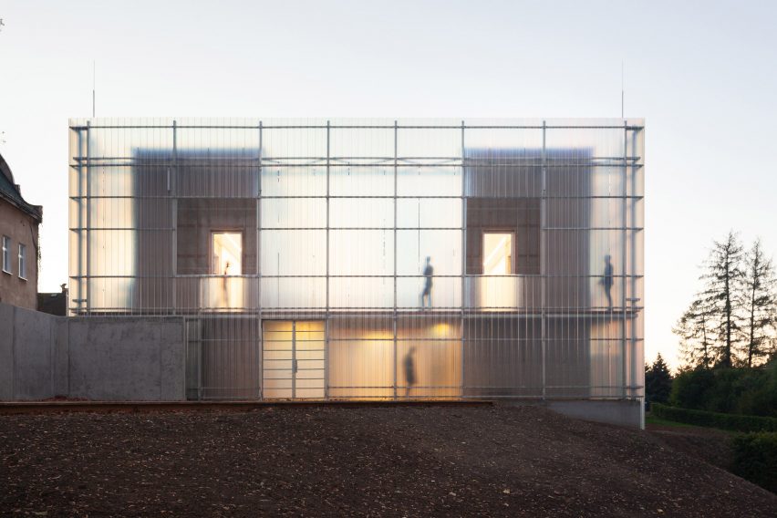 Nová Ruda kindergarten by Petr Stolín and Alena Mičeková
