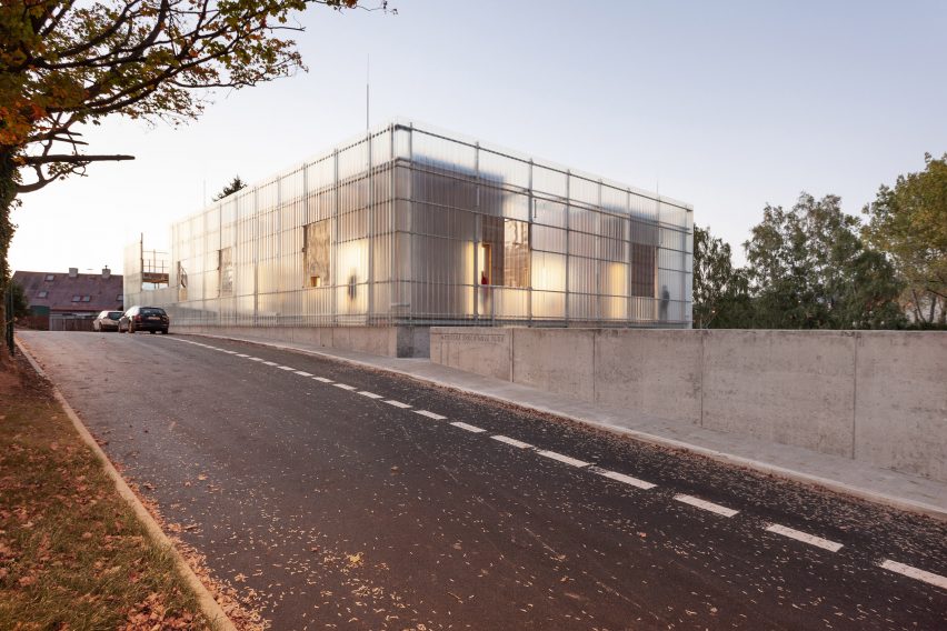 Nová Ruda kindergarten by Petr Stolín and Alena Mičeková