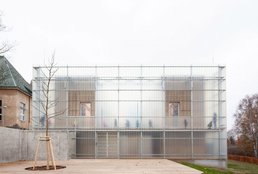 Nová Ruda kindergarten by Petr Stolín and Alena Mičeková