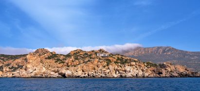Holiday home on Karpathos by OOAK Architects
