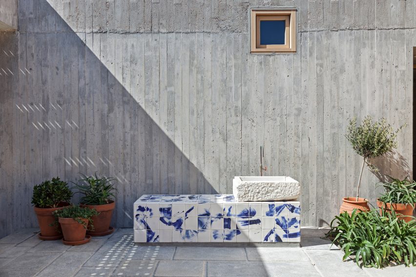 Patio House by OOAK Architects in Greece
