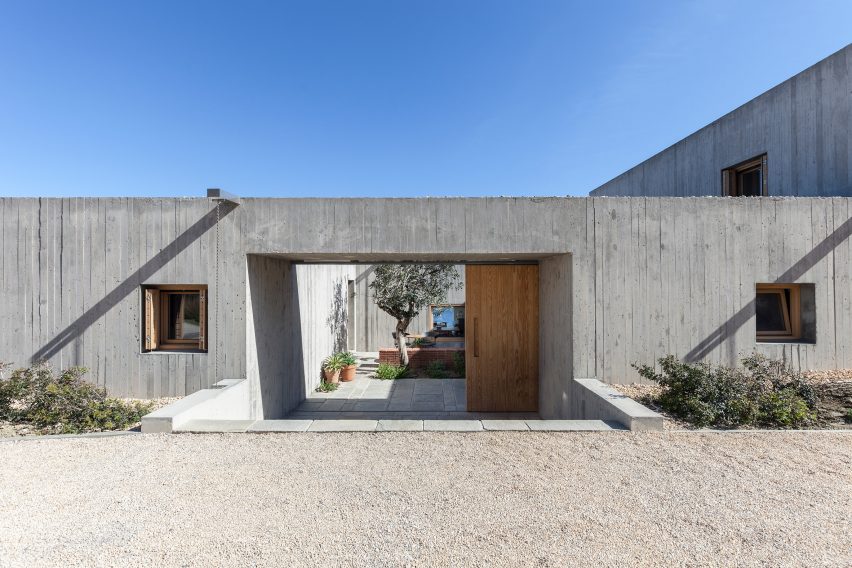 Patio House by OOAK Architects in Greece