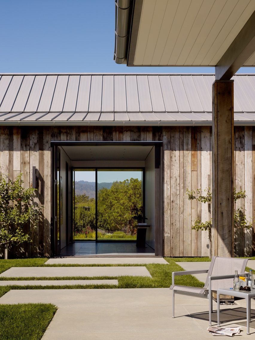 Portola Valley Barn by Walker Warner Architects
