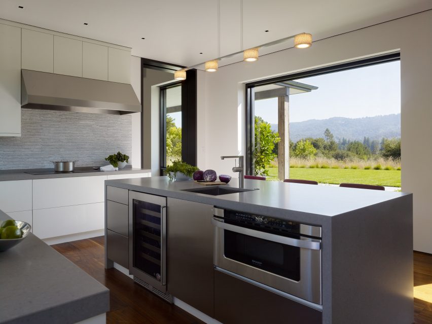 Portola Valley Barn by Walker Warner Architects