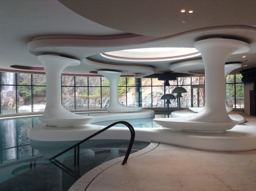Quarry hotel: Shimao Wonderland Intercontinental Hotel in China by Jade+QA