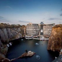 Quarry hotel: Shimao Wonderland Intercontinental Hotel in China by Jade+QA