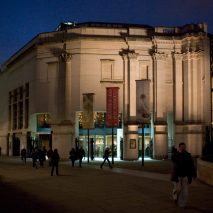 Venturi Scott Brown's postmodern Sainsbury Wing at National Gallery in London wins AIA 25 Year Award