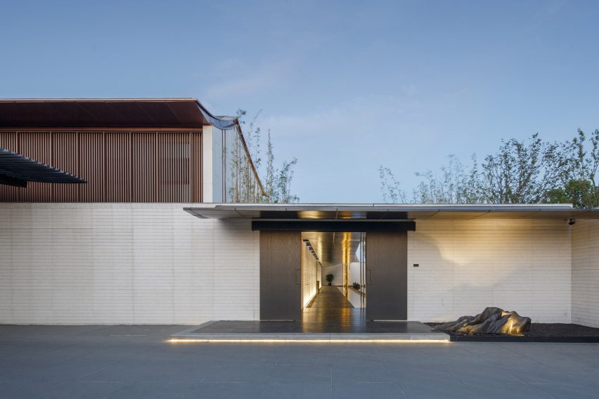 Shimao Longyin Leisure Center by Lacime Architects