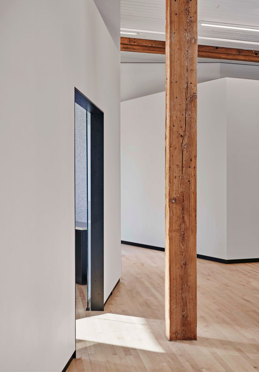 SY Offices by Vladimir Radutny Architects