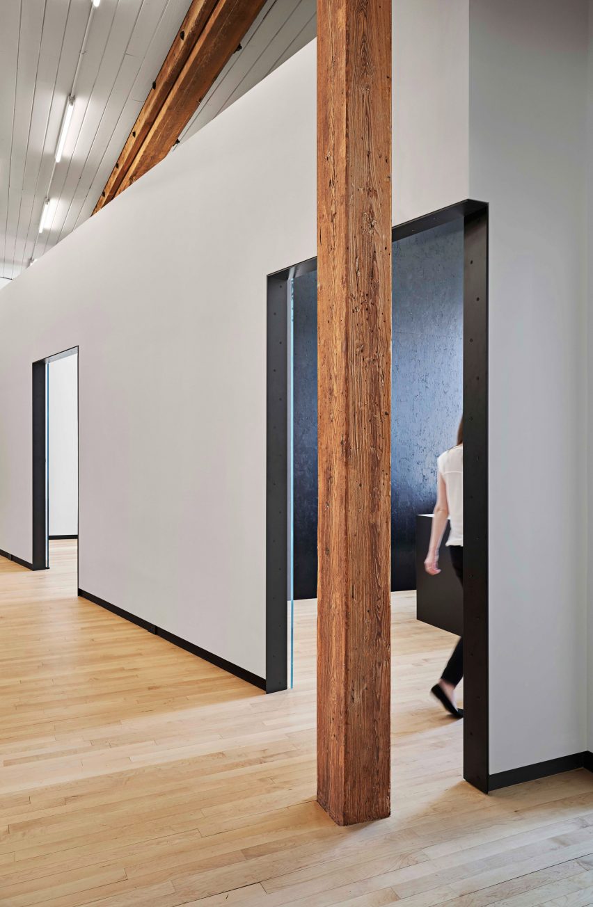 SY Offices by Vladimir Radutny Architects
