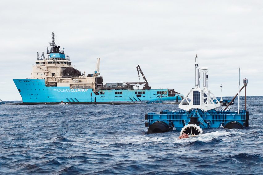 The Ocean Cleanup System 001 in the Pacific Ocean