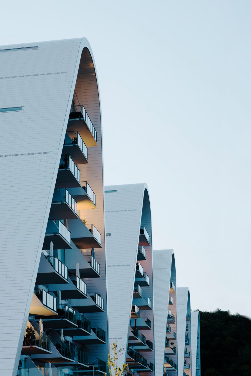 The Wave apartments by Henning Larsen