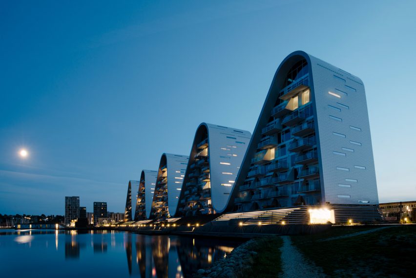 The Wave apartments by Henning Larsen