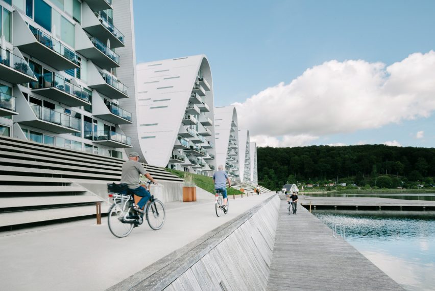 The Wave apartments by Henning Larsen