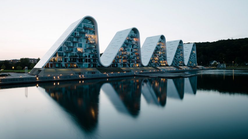 The Wave by Henning Larsen