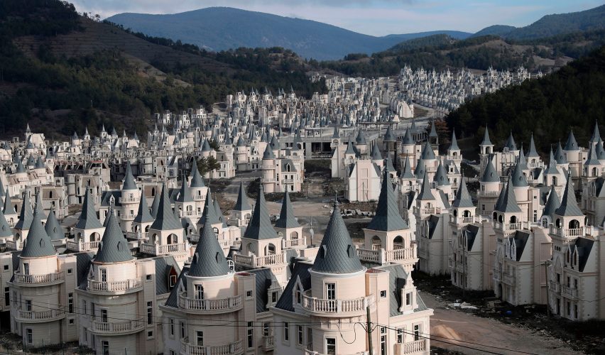 Abandoned Turkish chateaus – Burj Al Babas luxury housing development in central Turkey