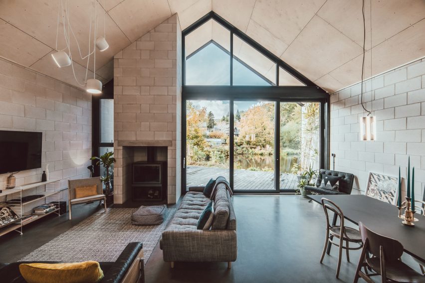 Twin-build house by Nik and Jon Daughtry in Sheffield