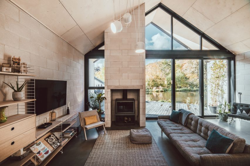 Twin-build house by Nik and Jon Daughtry in Sheffield